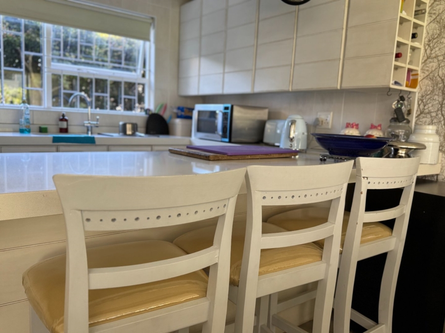 To Let 4 Bedroom Property for Rent in Bowtie Western Cape